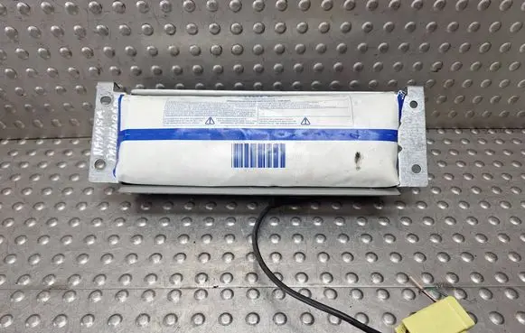 Nissan Pathfinder R51 Passenger airbag S27730437 5053255
