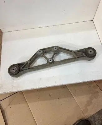 Audi A8 S8 D3 4E Rear differential/diff mount bracket 4E0599285