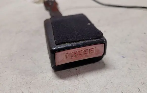 Peugeot 407 Front seatbelt buckle B9132AC61