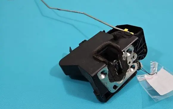 Dacia Sandero III Rear door lock 825033052RB IMPRK1515078