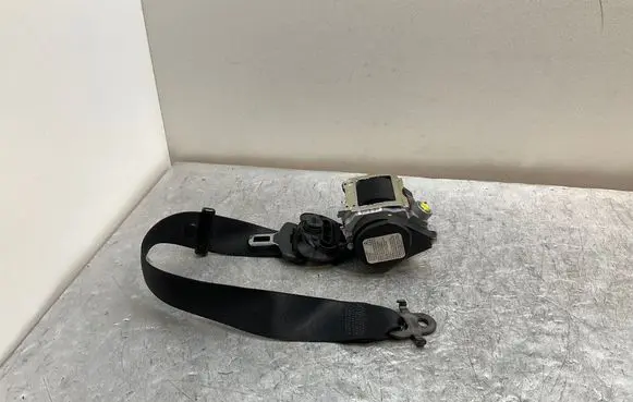BMW 5 F10 F11 Front seatbelt 618120900 000017010 006031819
