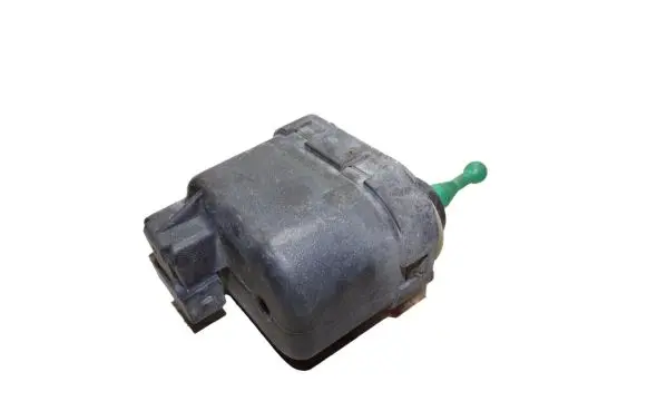 Headlight level adjustment motor