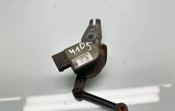 Headlight/headlamp level sensor