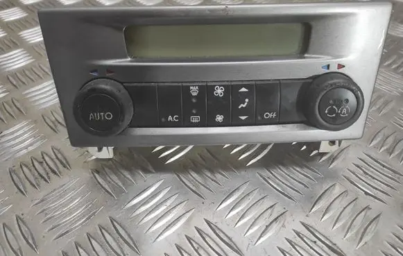 Renault Laguna II Climate control unit 8200181132 52485201
