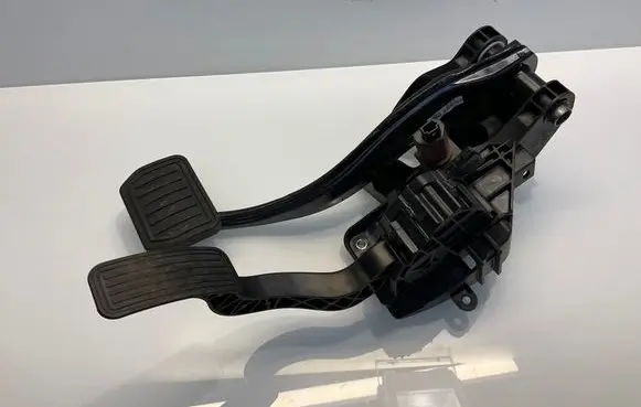 Tesla Model 3 Pedal assembly 104469100D
