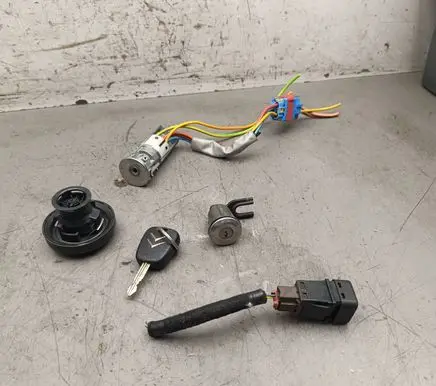 Citroen Xsara Picasso Lock set 96373645XT