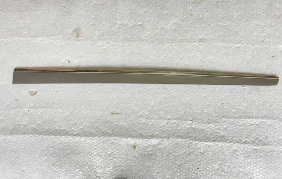 Mercedes-Benz ML W164 Front door trim (molding) A1646905262 T164FBSN