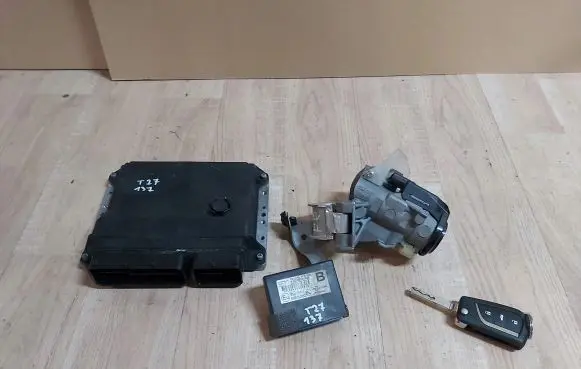 Toyota Avensis T220 Ignition key/card 