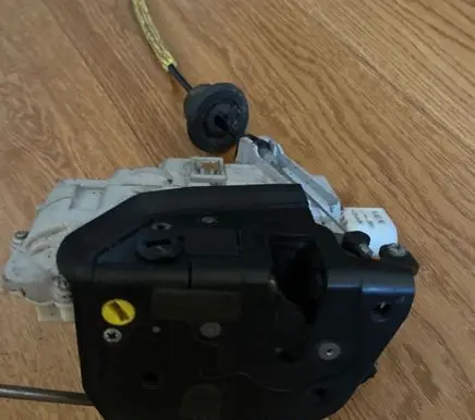 Audi A3 S3 8P Rear door lock JA64F0839015