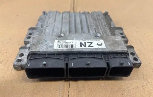 Nissan Qashqai Engine control unit/module 23710BB31A 237101449R S180067173A