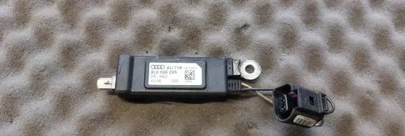 Audi Q7 4L Antenna control unit 4L0035225 12070000
