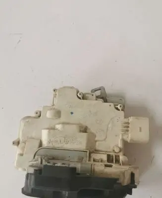 Audi A6 S6 C6 4F Rear door lock 4F0839016A
