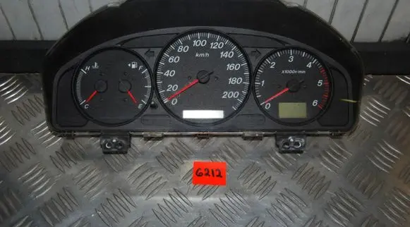Mazda MPV Speedometer (instrument cluster) 1575107500