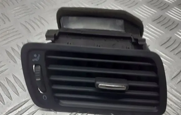 Volkswagen PASSAT B6 Dashboard side air vent grill/cover trim 3C1819702E