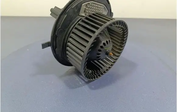 Skoda Octavia 985 Heater fan/blower 5WB819015