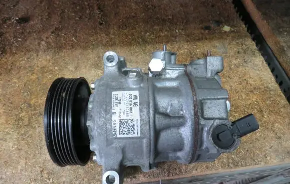 Skoda Yeti (5L) Air conditioning (A/C) compressor (pump) 5Q0816803E