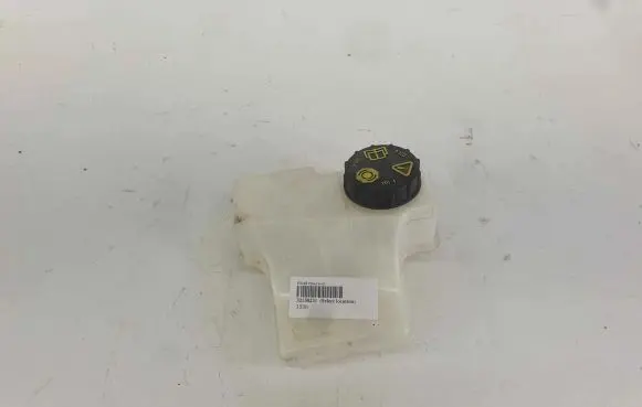 Volvo XC90 Brake fluid reservoir 32130231