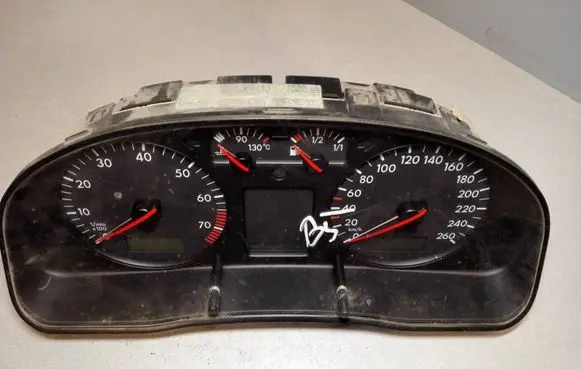 Volkswagen PASSAT B5 Speedometer (instrument cluster) 3B0919881G 110008794005