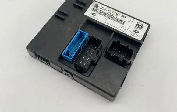 Audi Q7 4L Comfort/convenience module 4L0907289 5DK00876272 4L0910289C