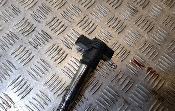 Audi Q3 8U High voltage ignition coil 07K905715F