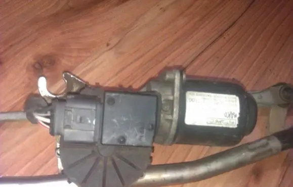 Peugeot Bipper Wiper motor 64300015
