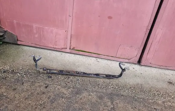 Volvo C30 Bottom radiator support slam panel 