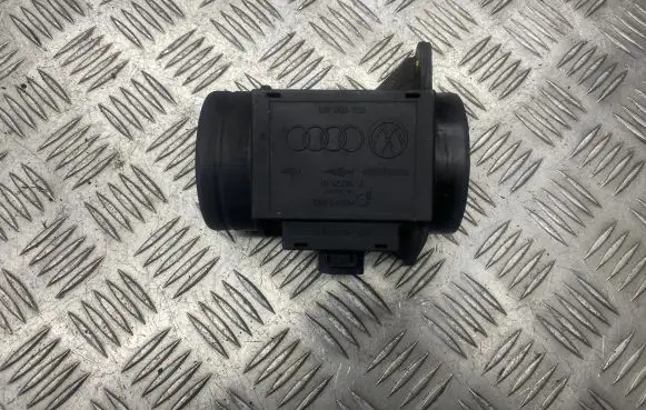 Audi A4 S4 B5 8D Mass air flow meter 71822101 074906461