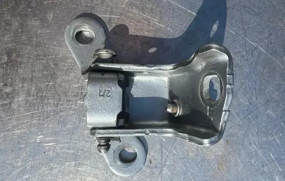 Ford Mondeo Mk III Rear door upper hinge 93BBF26801L
