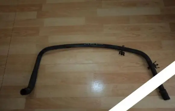 Mercedes-Benz Vito Viano W639 Engine coolant pipe/hose