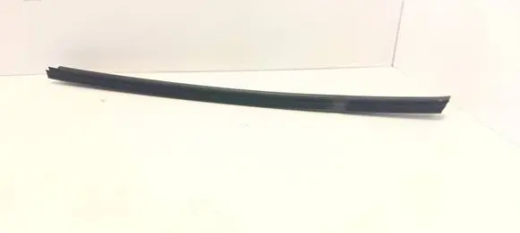 Mercedes-Benz GLA W156 X156 Rubber seal rear door window/glass A1567350465