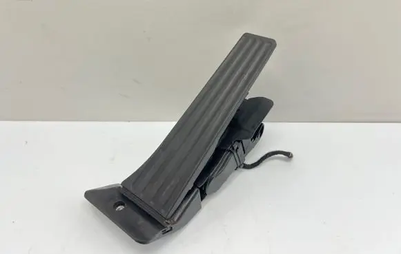 BMW 2 F22 F23 Accelerator throttle pedal 6853176