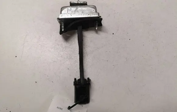 Ford Focus Front door check strap stopper