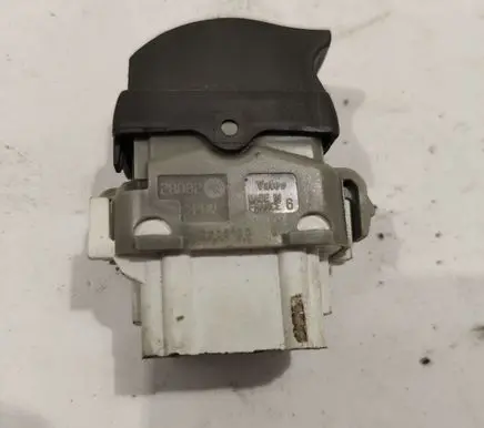Renault Megane II Electric window control switch 220510C