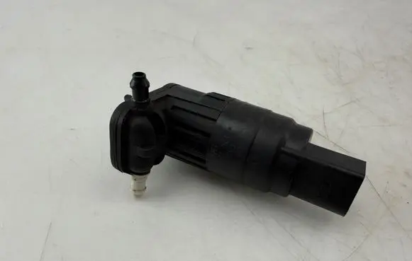 Volkswagen Golf VIII Windscreen/windshield washer pump 1K6955651