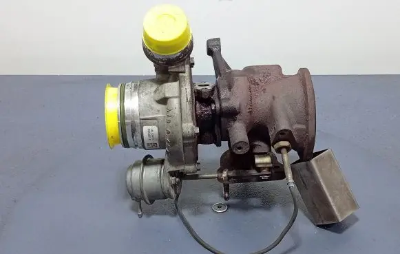 Volvo V40 Turbo system vacuum part 31380130