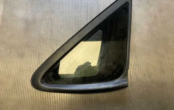 Hyundai ix35 Rear side window 878102S000