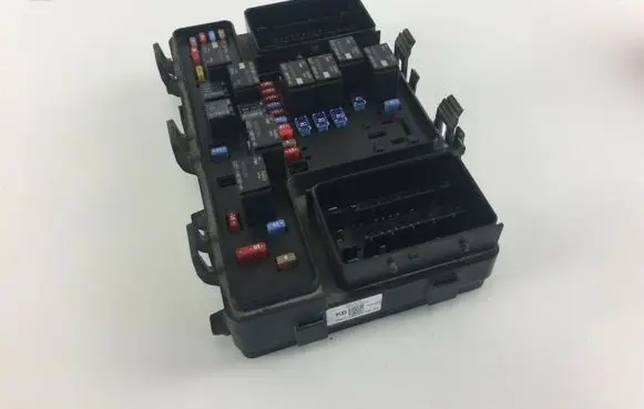 Ford Ranger Comfort/convenience module GB3T14D068KB W1202