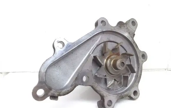 Nissan X-Trail T30 Water pump WAYD1