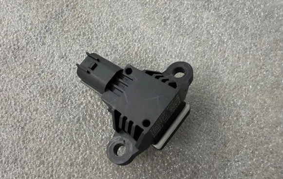 Volkswagen Amarok II Airbag deployment crash/impact sensor GN1514C676AA