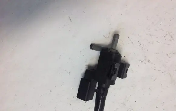 Volkswagen Golf Plus Turbo solenoid valve 59001170405