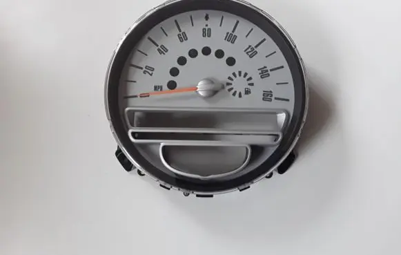 Mini One - Cooper Clubman R55 Speedometer (instrument cluster) 9189505