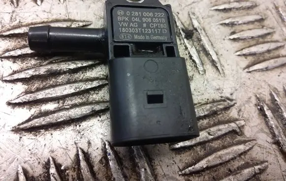 Seat Leon (5F) Exhaust gas pressure sensor 04L906051B