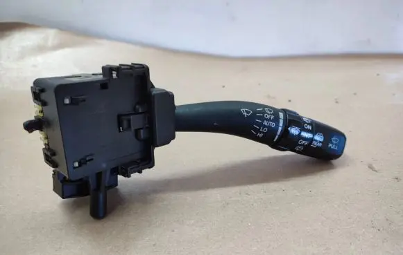 KIA Carens II Wiper control stalk 200003144