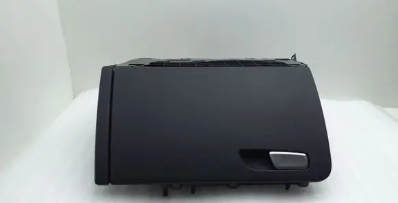 Audi Q5 SQ5 Glove box set 01100600000 8R1880302