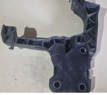 Renault Scenic II - Grand scenic II Front bumper mounting bracket 8200137495