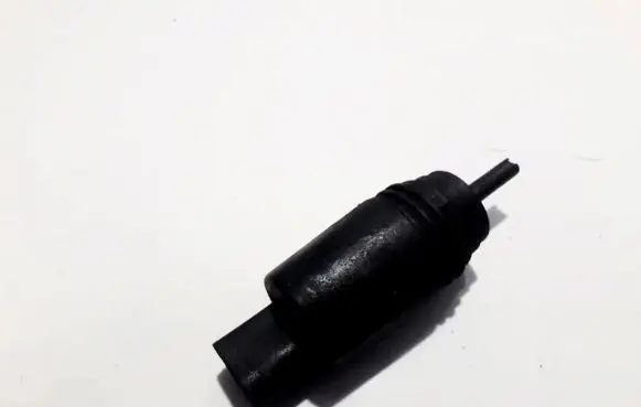 BMW 5 E39 Windscreen/windshield washer pump 67128377612 23557610