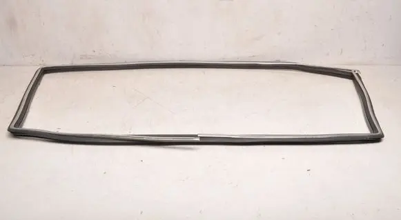 Mercedes-Benz W123 Windshield trim 
