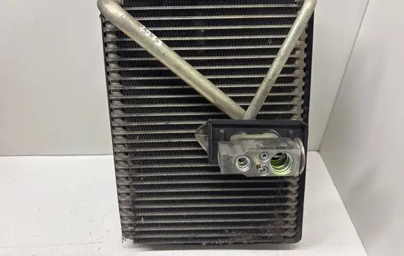 Volvo S60 Air conditioning (A/C) radiator (interior) 28536B