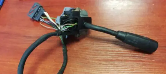 Mercedes-Benz E W210 Indicator stalk 2105400144