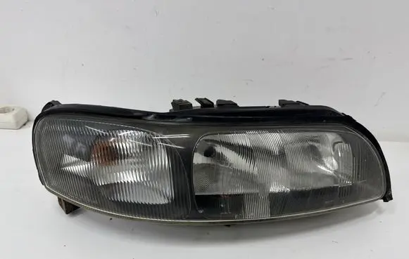 Volvo V70 Headlight/headlamp